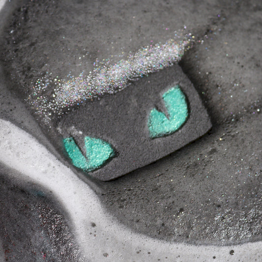 Cat Eyes Bath Bomb