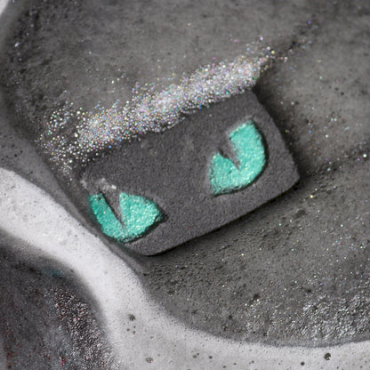 Cat Eyes Bath Bomb